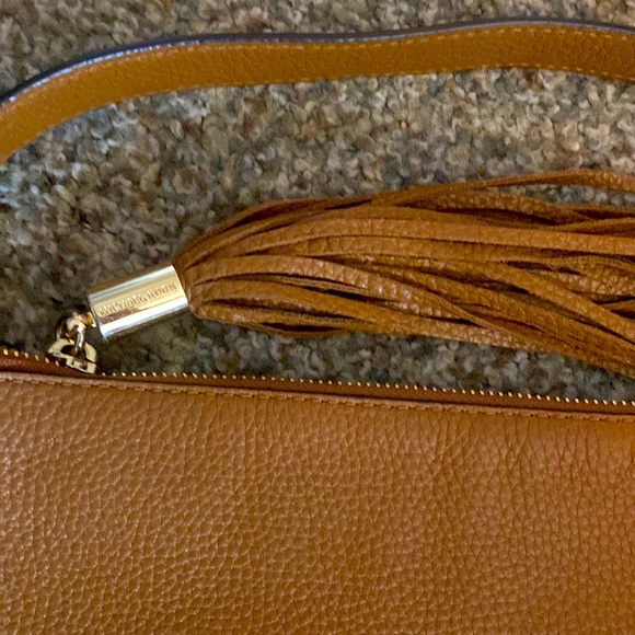 Micheal Kors Leather Bag - Picture 3 of 5